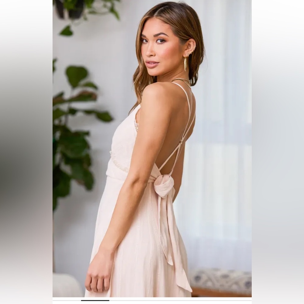 LULUS: Pink sleeveless midi dress
